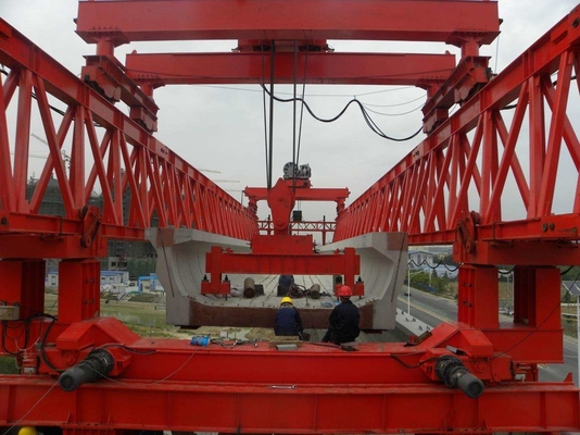 기계류 안정적인 작동 안전한 교량 건축물 기계를 세우는 120개 톤 다리